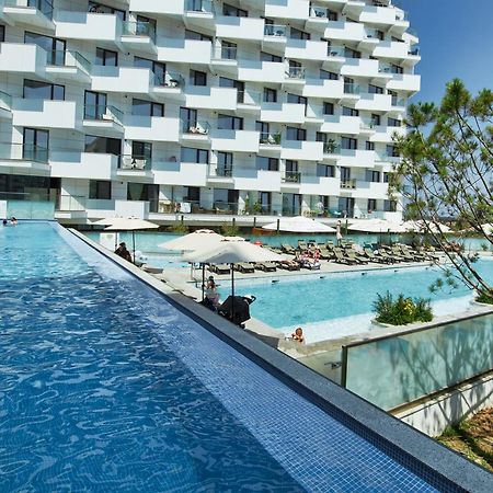 Golden Infinity Apartment Năvodari Екстериор снимка