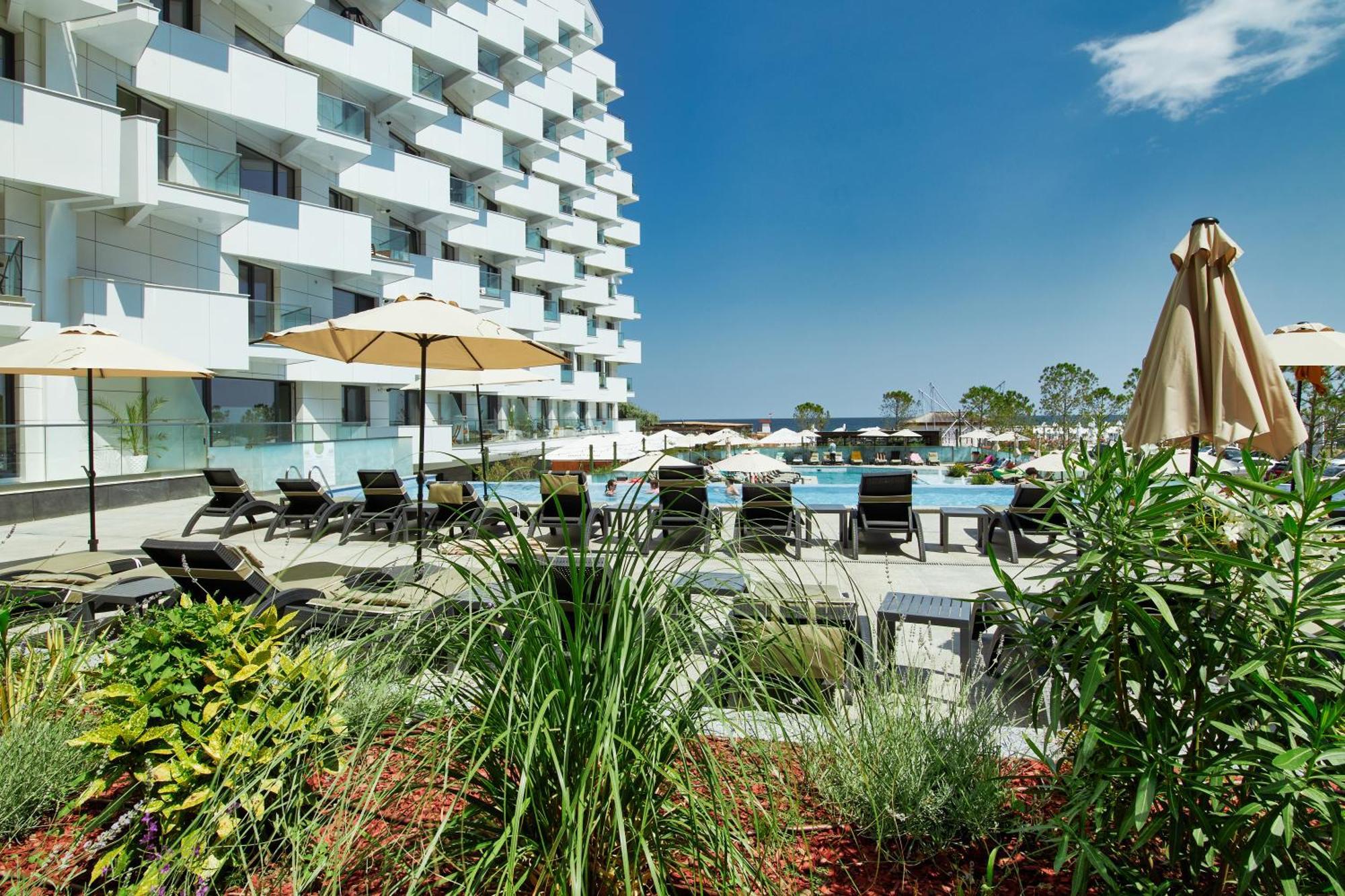 Golden Infinity Apartment Năvodari Екстериор снимка